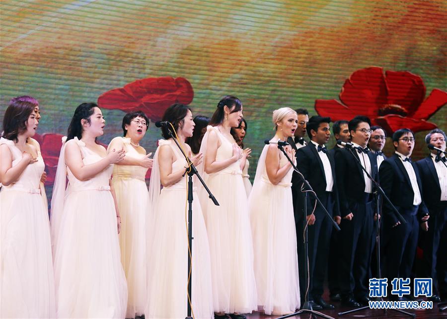 （在習(xí)近平新時(shí)代中國(guó)特色社會(huì)主義思想指引下——新時(shí)代新作為新篇章·總書(shū)記關(guān)切開(kāi)放事·圖文互動(dòng)）（5）開(kāi)放的中國(guó)，夢(mèng)想的模樣——洋學(xué)生在中國(guó)的日子