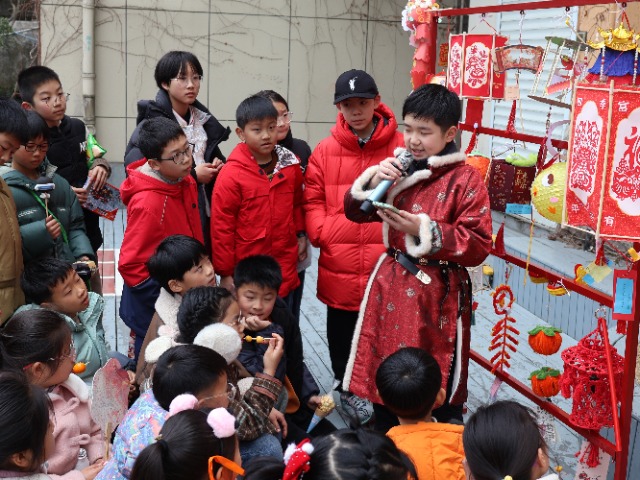 寧波寧海縣銀河小學(xué)舉行非遺特色的開學(xué)活動(dòng) 學(xué)校供圖.jpg